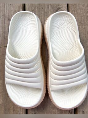 KuaiLu Women's Recovery Comfort Sandals Plantar Fasciitis Post Exercise Relief